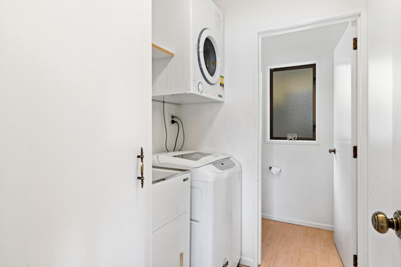 Апартаменты Town Centre Location With Stunning View - Unit 8 Квинстаун Экстерьер фото